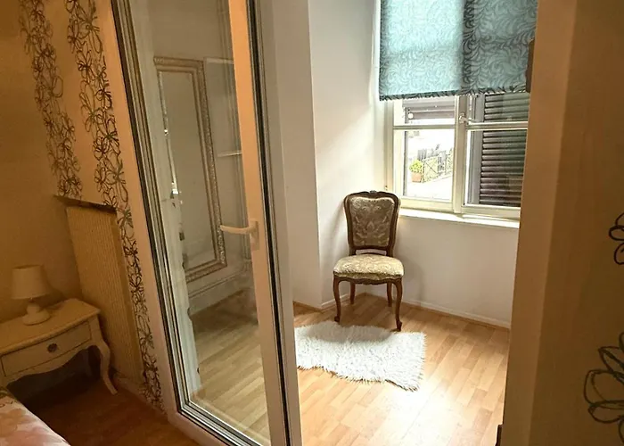 Petit Paradis 74 Grand Rue *